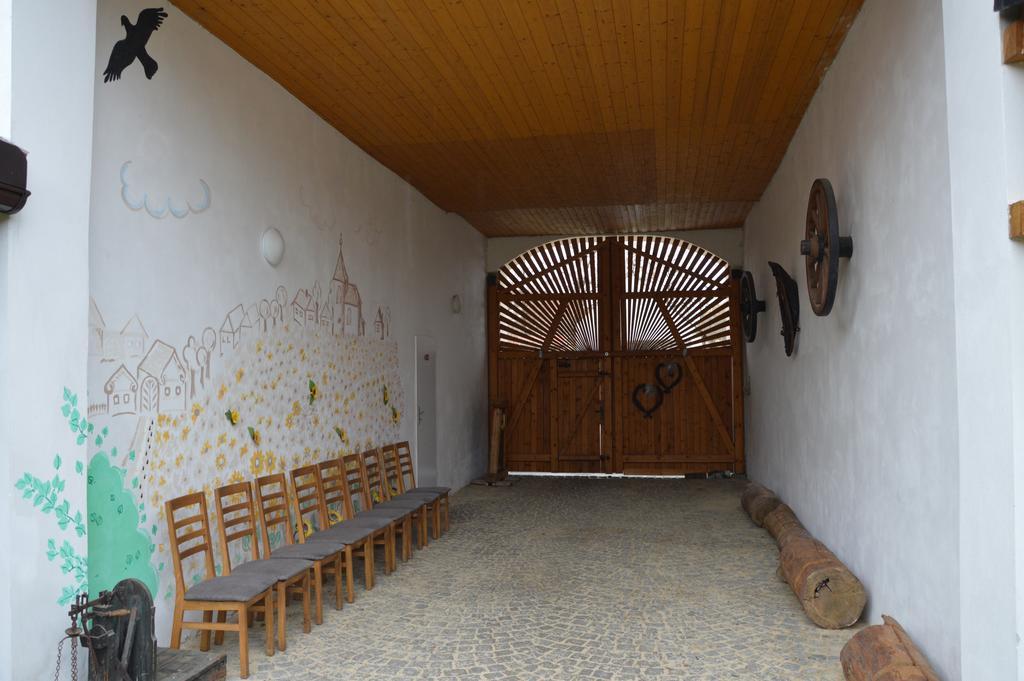 Statek 3 - Wellness & Spa Hotel ฮลูโบกา นาด เวิลตาวู ภายนอก รูปภาพ