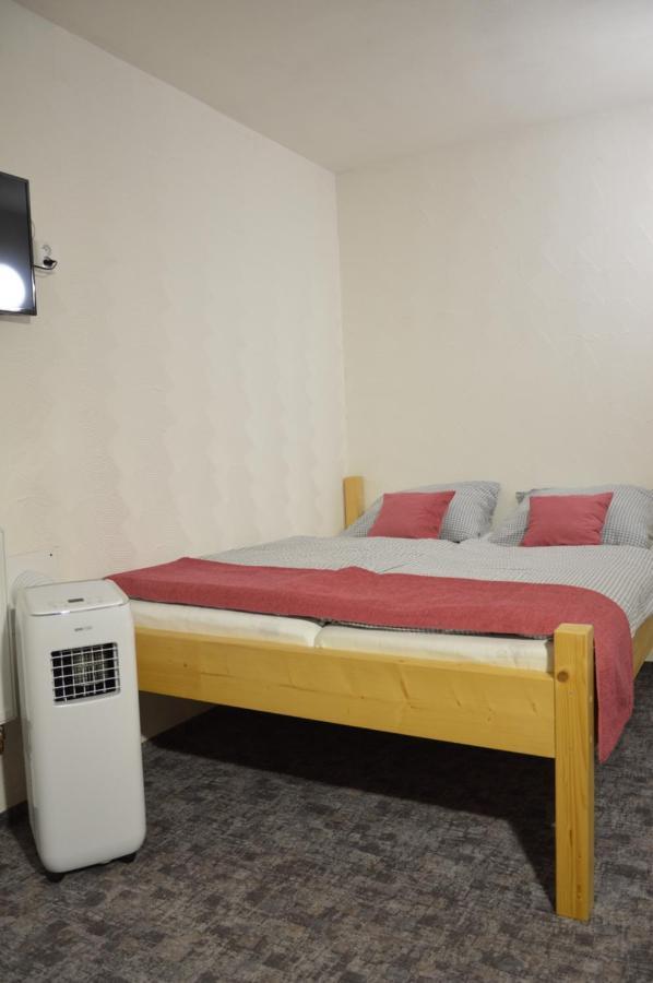 Statek 3 - Wellness & Spa Hotel ฮลูโบกา นาด เวิลตาวู ภายนอก รูปภาพ