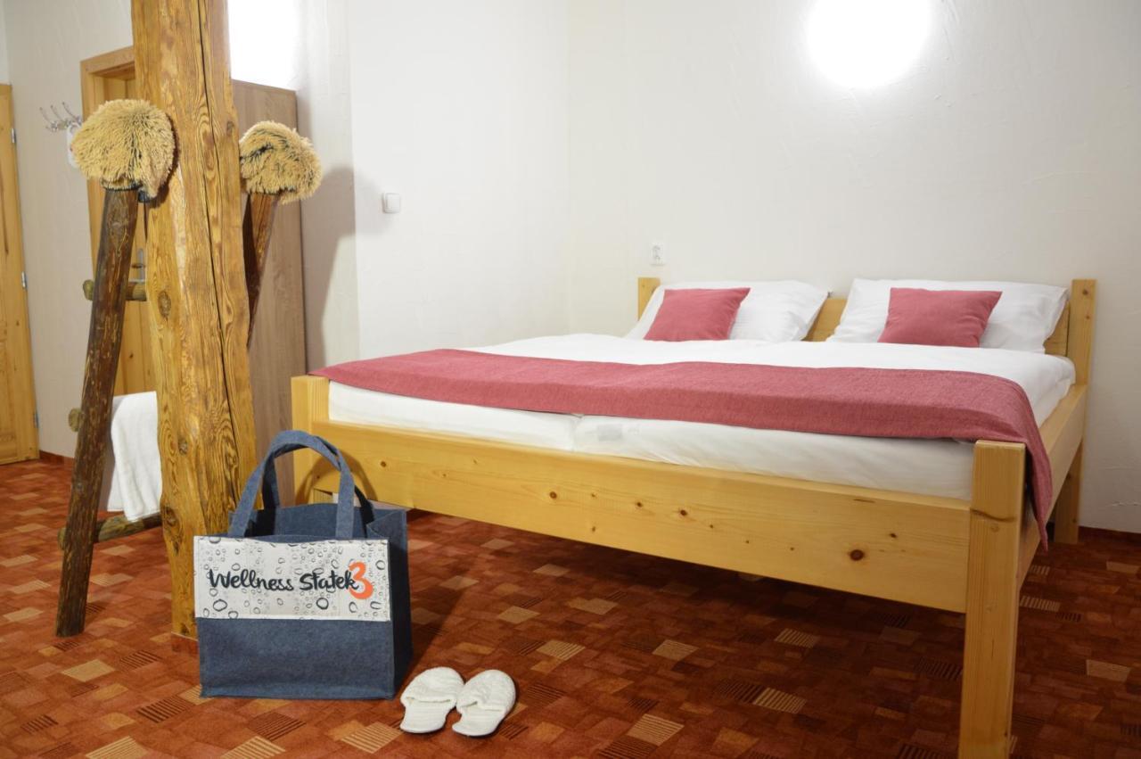 Statek 3 - Wellness & Spa Hotel ฮลูโบกา นาด เวิลตาวู ภายนอก รูปภาพ